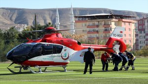 Malatya'da ambulans helikopter kalp krizi geçiren hasta için havalandı