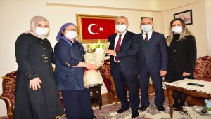 Meslektaşlarından şehit Aybüke öğretmenin annesine ziyaret