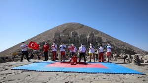 Nemrut Dağı'nda kick boks antrenmanı