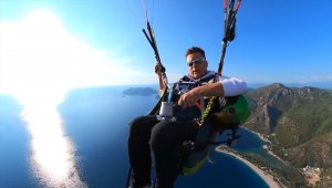 Ölüdeniz'in üzerinde 1500 metrede Türk kahvesi yapıp içerek uçtu