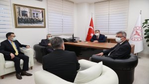 Sağlık Bakanı Fahrettin Koca İstanbul'da acil durum hastanelerini ziyaret etti