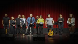 Sağlık çalışanları ile müzisyenler "Acil Müzik"le aynı sahneyi paylaşacak