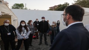 Şampiyon depremzede "yeni" madalyalarını gözyaşlarıyla teslim aldı