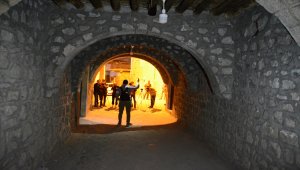 Şanlıurfa'da tarihi mekanlar "ışıkla boyama" tekniğiyle fotoğraflandı