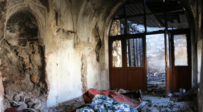 Siirt'te tarihi camide yangın 