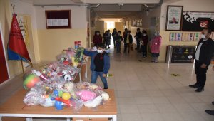Şırnaklı öğrencilerden İzmir'deki depremzede çocuklar için oyuncak kampanyası