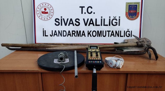Sivas'ta kaçak kazı yapan 5 şüpheli yakalandı