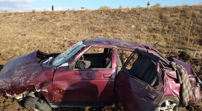 Sivas'ta otomobil şarampole devrildi: 4 yaralı 