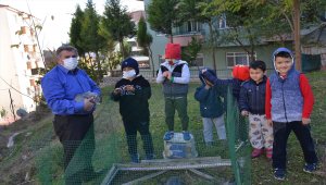 Soner öğretmen emekli olduktan sonra da çocuklar için çabalıyor