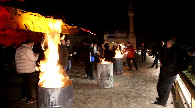 Sosyal medya fenomenleri tarihi Kayaşehir'de kamp ateşi yaktı
