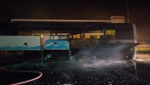Tekirdağ'da seyir halindeki yolcu otobüsü yandı