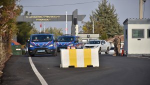 Terör örgütü PKK'ya finans sağladıkları iddiasıyla yakalanan 12 zanlı adliyeye sevk edildi