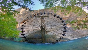 Tohma Kanyonu sonbahar renkleriyle görsel şölen sunuyor