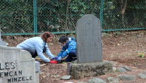 Tokyo'da İslam ve Türk büyüklerinin kabirleri çiçeklendirildi
