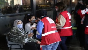 Türk Kızılay deprem bölgesinde yaraları sarmaya devam ediyor