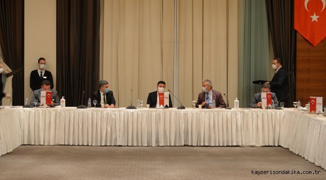 TÜRSAB Başkanı Bağlıkaya seyahat acenteleri temsilcileriyle Mardin'de bir araya geldi:
