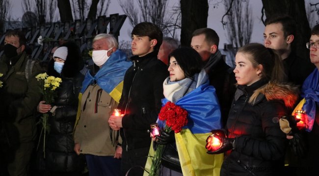 Ukrayna'da "meydan olayları"nda hayatını kaybedenler anıldı