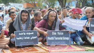 Yemen'de yüzlerce kişi Husilerin "terör örgütü" kabul edilmesi talebiyle gösteri düzenledi