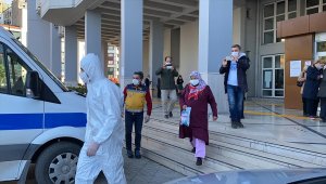 Zonguldak'ta karantina ihlali yapan kadın valilik binasına girerken yakalandı