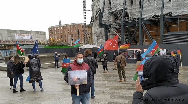 Almanya'da Azerbaycan'a destek mitingi
