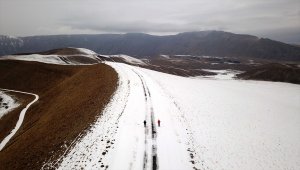 Bitlis'te kayaklı koşu takımı, Nemrut Dağı'nda antrenman yapıyor