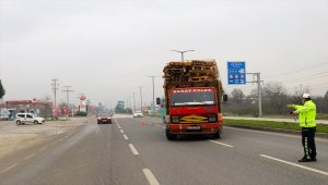 Düzce'de zorunlu kış lastiği denetimi yapıldı