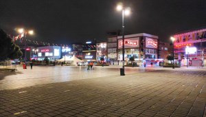 İstanbul, sokağa çıkma kısıtlaması sonrası sessizliğe büründü