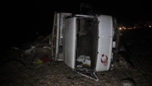 Kayseri'de otomobille kamyon çarpıştı: 2 ölü