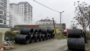 Sultangazi'de bir fabrikada çıkan yangın söndürüldü
