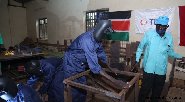 TİKA'dan Güney Sudan'da mahkumlara kaynakçılık malzemesi ve ekipmanı desteği