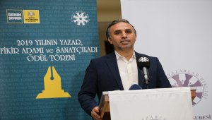 TYB'nin İstanbul'daki "Yazar, Fikir Adamı ve Sanatçıları" ödülleri sahipleriyle buluştu