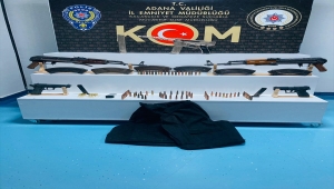 Adana'da ikametgahında çok miktarda silah ve mühimmat ele geçirilen zanlı tutuklandı
