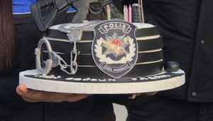 Adana'da polisten kalp hastası çocuğa sürpriz doğum günü kutlaması