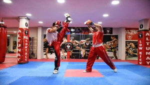 Adanalı genç kick boksçu Mücahit'in hedefi Avrupa şampiyonluğu