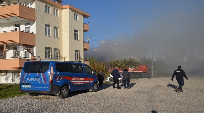 Antalya'da bir çift, evlerinin yanmasını gözyaşlarıyla izledi