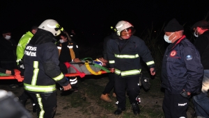 Antalya'da kanala düşen kamyonetin sürücüsü yaralandı