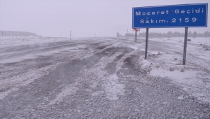 Ardahan'da kar ve tipi ulaşımı aksatıyor
