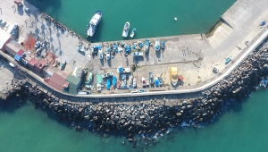 Batı Karadeniz'de balıkçılar hamsi avı için ağ atmayı bekliyor