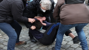 Brüksel'de ırkçılık ve polis şiddetine karşı gösteri düzenlendi