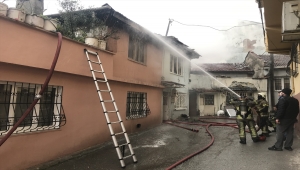 Bursa'da metruk binada çıkan yangın söndürüldü