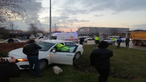Bursa'da otomobiller çarpıştı: 2 yaralı