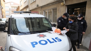 Bursa'da polisten serebral palsi hastası çocuğa sürpriz doğum günü kutlaması