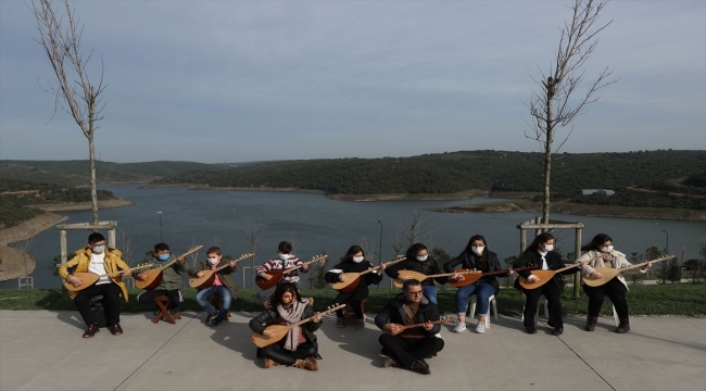 Çocuk müzisyenler, İstanbul'un azalan suyuna türküyle dikkati çekti