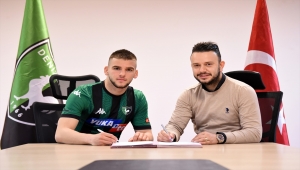 Denizlispor'da Kosovalı genç futbolcu Veton Tusha profesyonel oldu