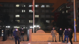 Diyarbakır'da şehit olan Uzman Çavuş Mehmet Çelik'in baba evine acı haber verildi