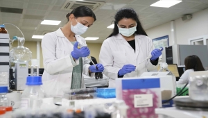 Ege Üniversitesinde geliştirilen Kovid-19 DNA aşısı hayvan deneylerinde başarılı oldu