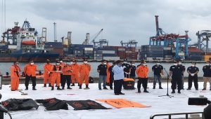 Endonezya'daki uçak kazasına ilişkin yeni kalıntı ve ceset parçaları bulundu