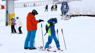 Erciyes'te pistler kayakseverlerle doldu