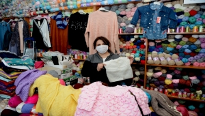 Eskişehir'de bir işletme sahibi kadın kimsesiz çocuklar için örgü hırka kampanyası başlattı 