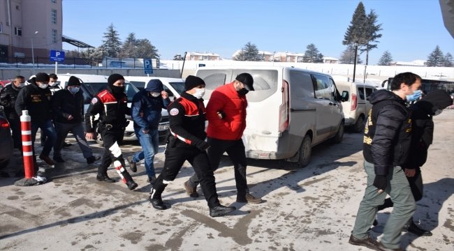 Eskişehir'de sahte şirket kurarak devleti zarara uğrattıkları iddia edilen 26 şüpheli yakalandı
